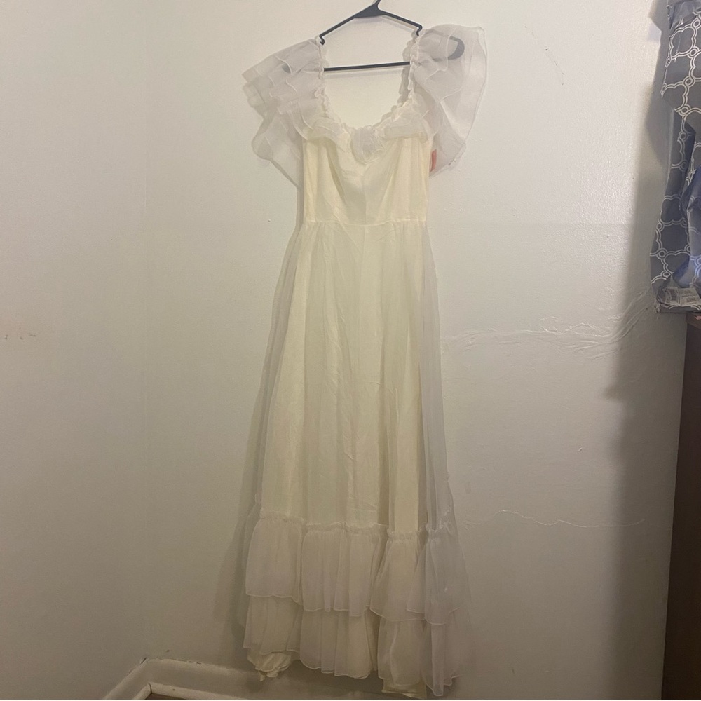 Vintage Elegant light yellow or cream and white Women's Dress 00